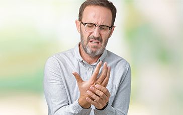5 Easy Stretches for Pain in the Wrist