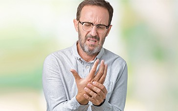 5 Easy Stretches for Pain in the Wrist